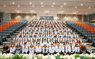 โครงการรับเพื่อนใหม่ลอดโดม